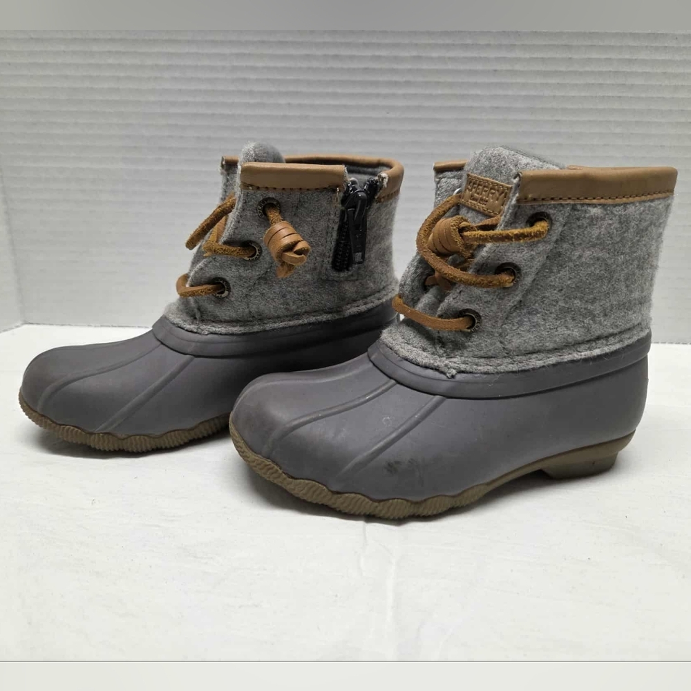 Women's Size 8 Sperry Gray and Tan Winter Boots